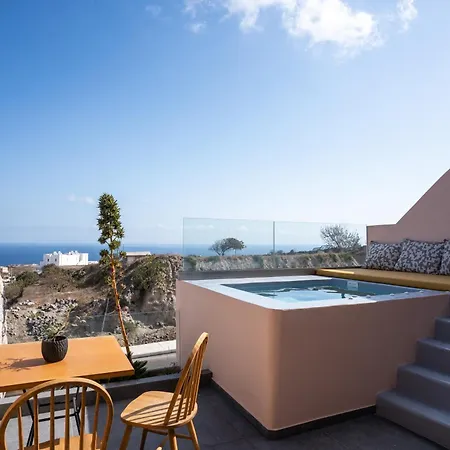 Perla Nera Fira (Santorini)