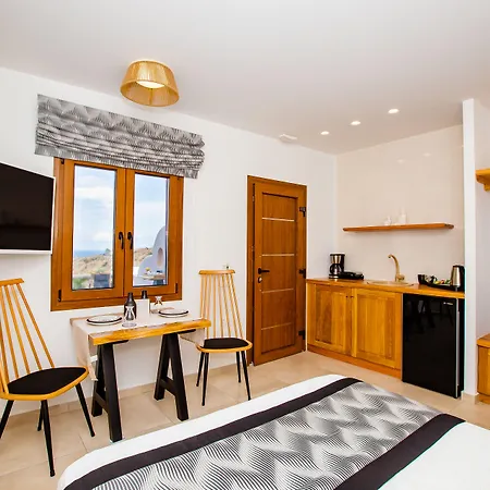 Perla Nera 4* Fira (Santorini)