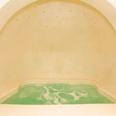 Perla Nera Fira (Santorini)