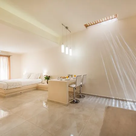 Perla Nera Fira (Santorini)