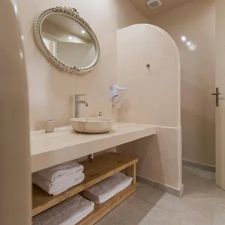 Perla Nera 4* Fira (Santorini)