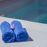 بيرلا نيرا سويتس