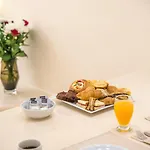 شقة بيرلا نيرا سويتس ثيرا