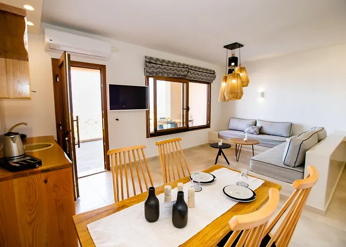 Perla Nera Fira (Santorini)