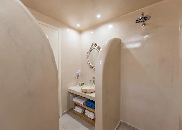 Perla Nera Fira (Santorini)