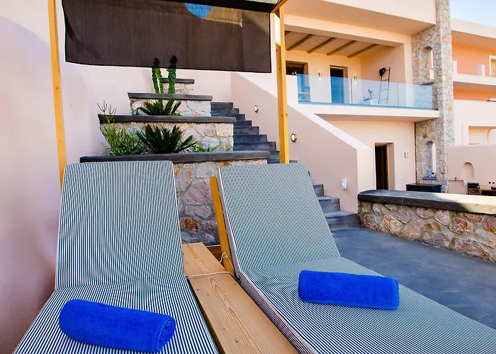 佩拉娜拉套房公寓 *